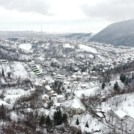 Seasons Sunrise - Nature & View Apartmán Brašov